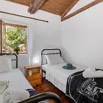 Dom wakacyjny Ellen T House *