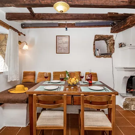 Holiday home Ellen T House Alexandros